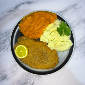 milanesa de pollo con pure mixto